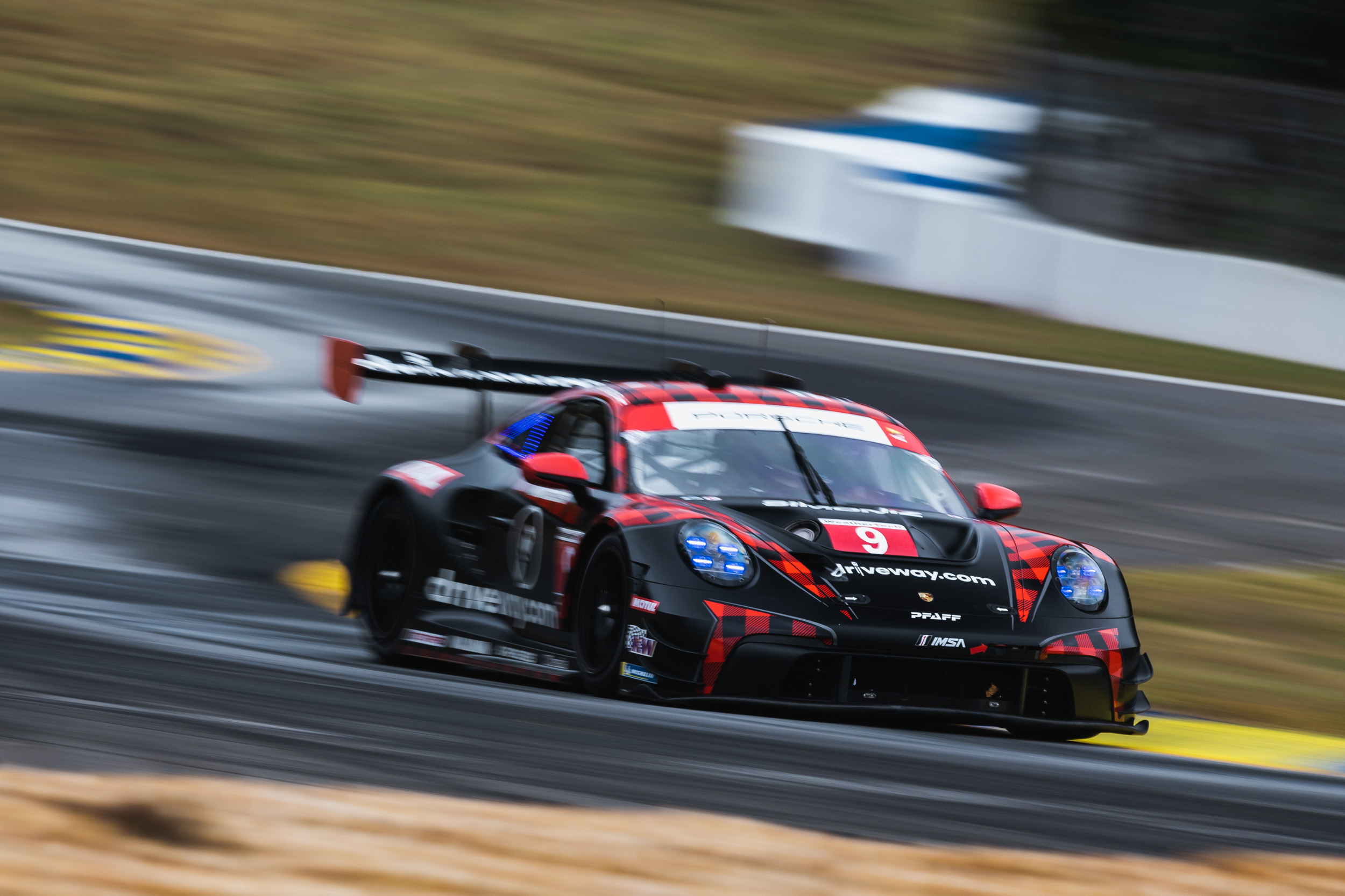 Kevin Estre Petit Le Mans 20231012_imsa_petit le mans_road atlanta_lenssen photo-69949